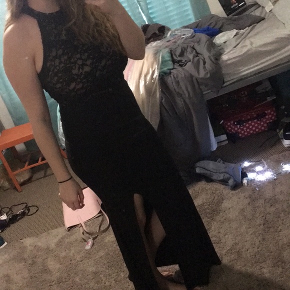 Prom dress - Picture 1 of 4